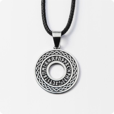 Рунический круг Старшего Футарка из серебра