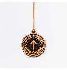 Руна Тейваз (Тюр) в руническом круге из дерева (руна Войны)