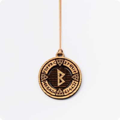 Руна Беркана (Берегия) в руническом круге из дерева