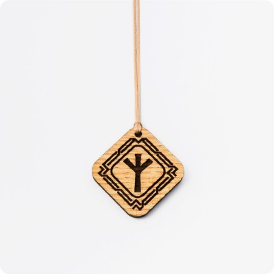 Руна Альгиз из Ясеня