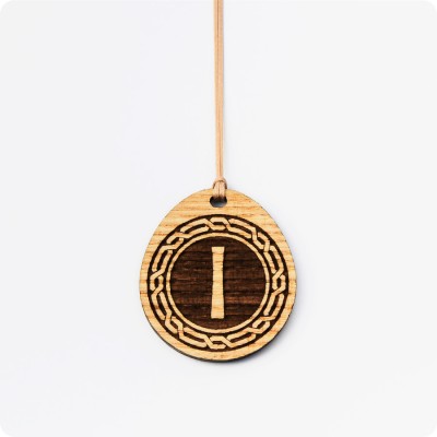 Руна Иса (Ис) из дерева Ясеня (руна Северного льда)