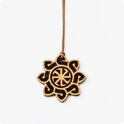 Оберег Коловрат из Дуба в солнце