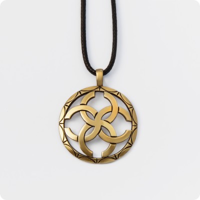 Оберег Свадебник из латуни в круге