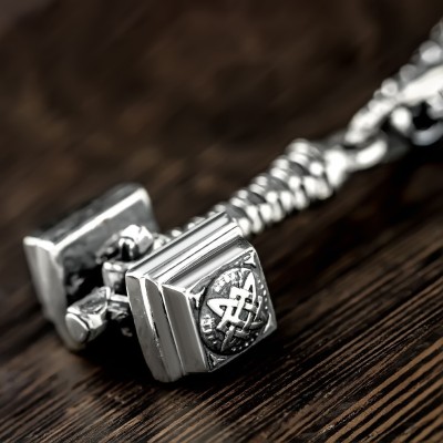 Молот-Русич с Оберегом Звезда Руси (Квадрат Сварога) из серебра