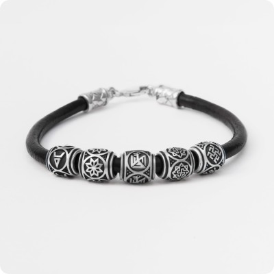 Кожаный браслет с пятью славянскими шармами (4мм)