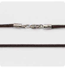 Коричневый шнур из ткани с серебряным замком
